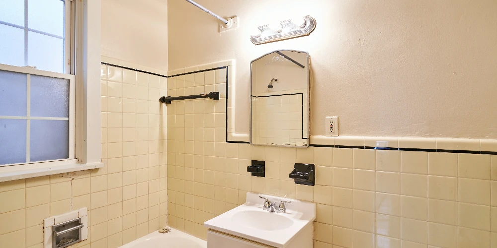 3016 S Moreland Blvd, Cleveland, OH for sale