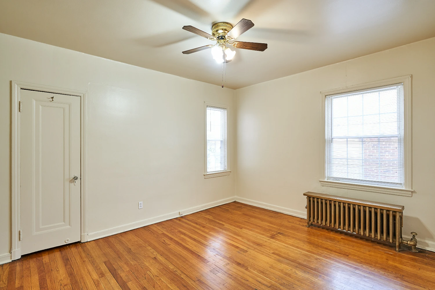 3016 S Moreland Blvd, Cleveland, OH for sale