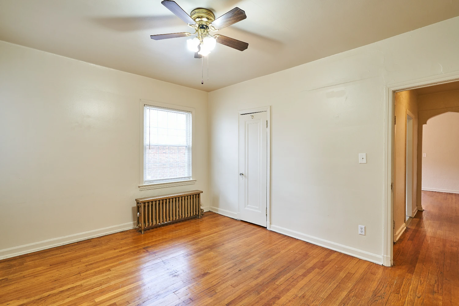 3016 S Moreland Blvd, Cleveland, OH for sale