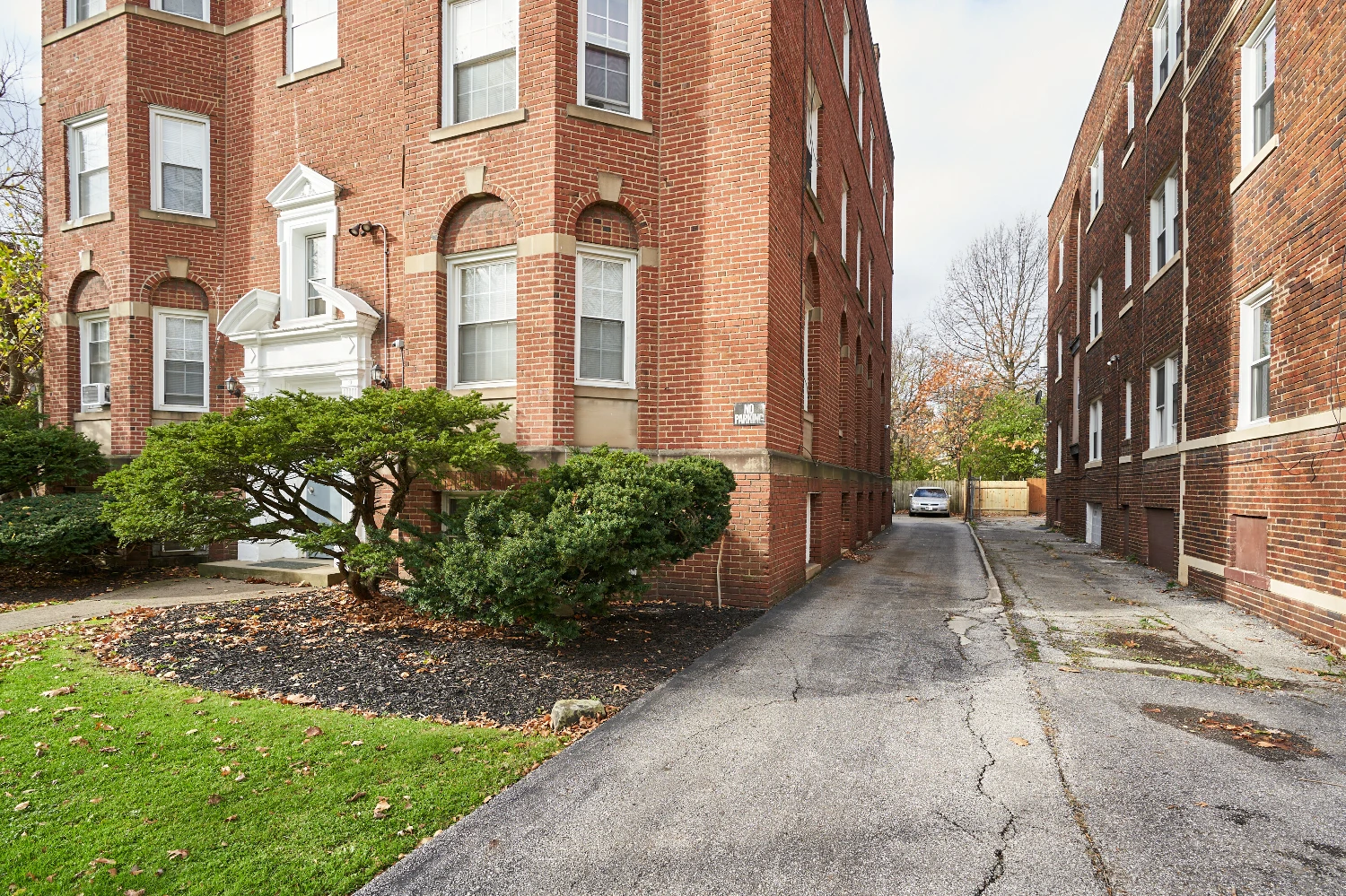 3016 S Moreland Blvd, Cleveland, OH for sale