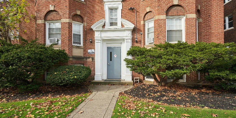 3016 S Moreland Blvd, Cleveland, OH for sale