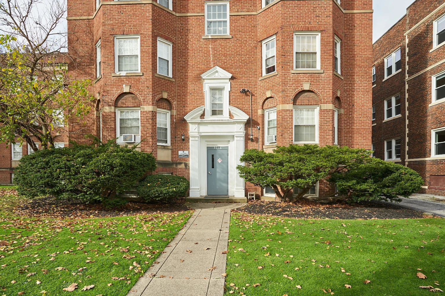3016 S Moreland Blvd, Cleveland, OH for sale