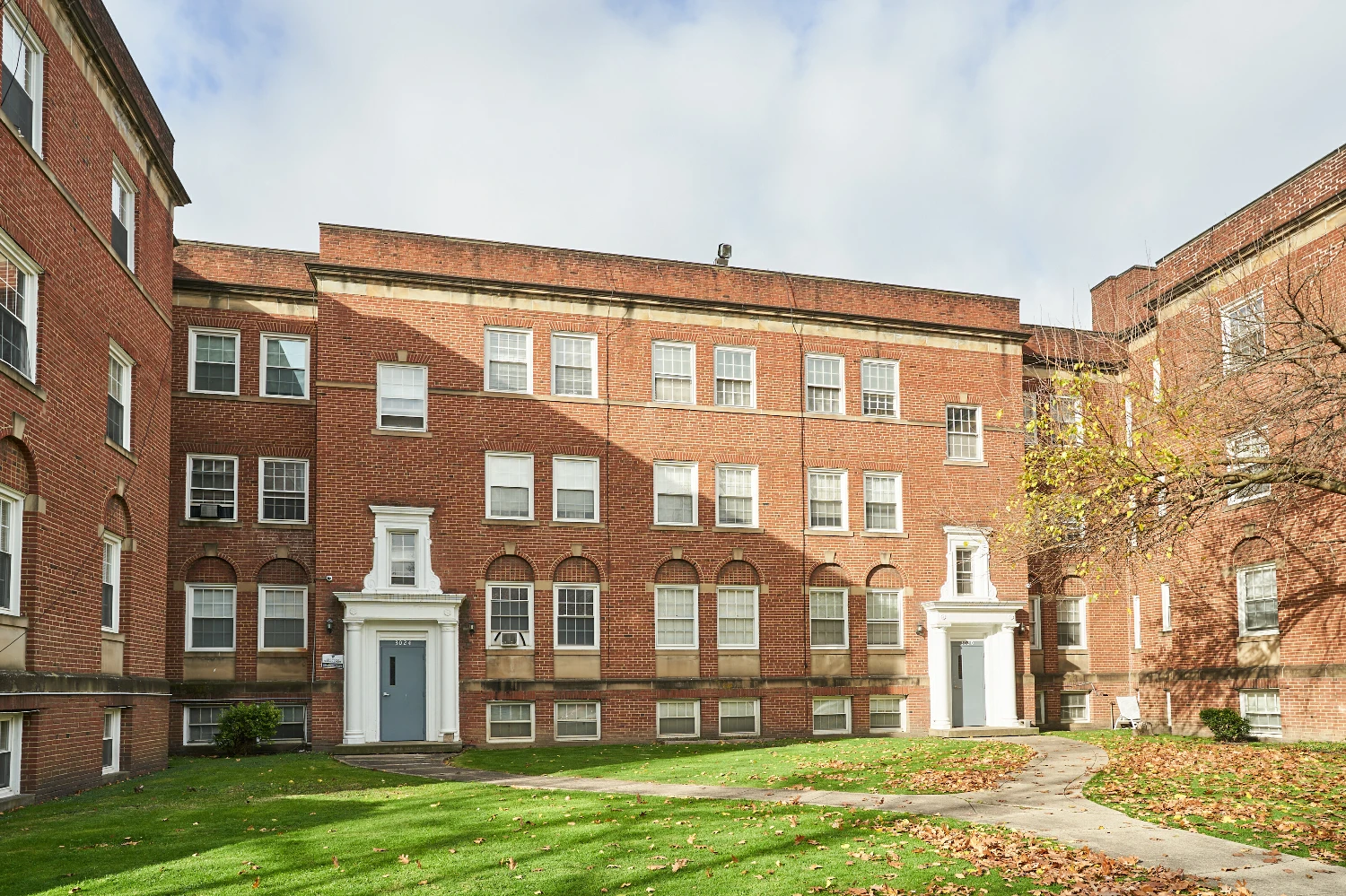 3016 S Moreland Blvd, Cleveland, OH for sale