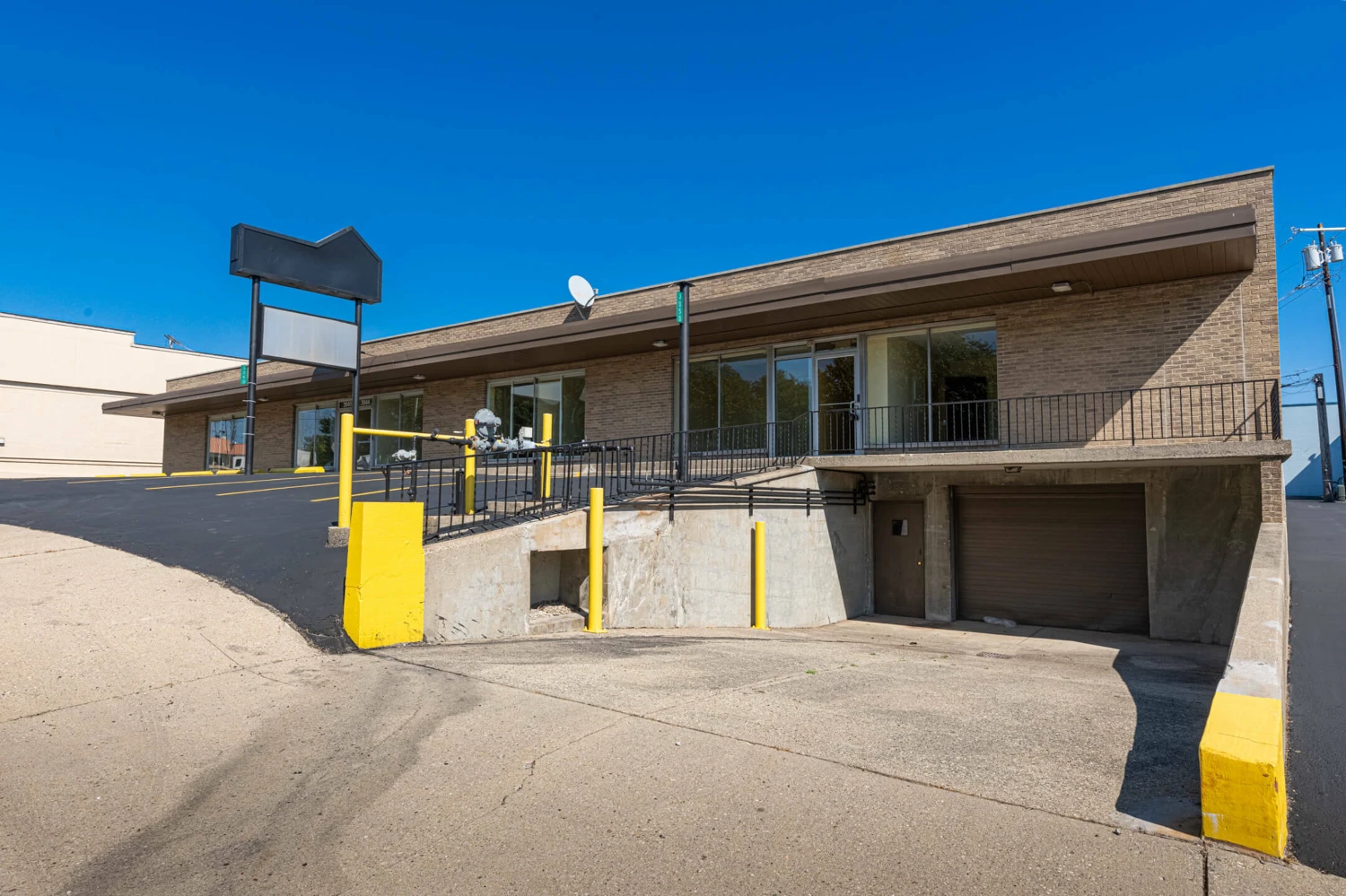 3050 Kettering Boulevard, Moraine, OH for sale