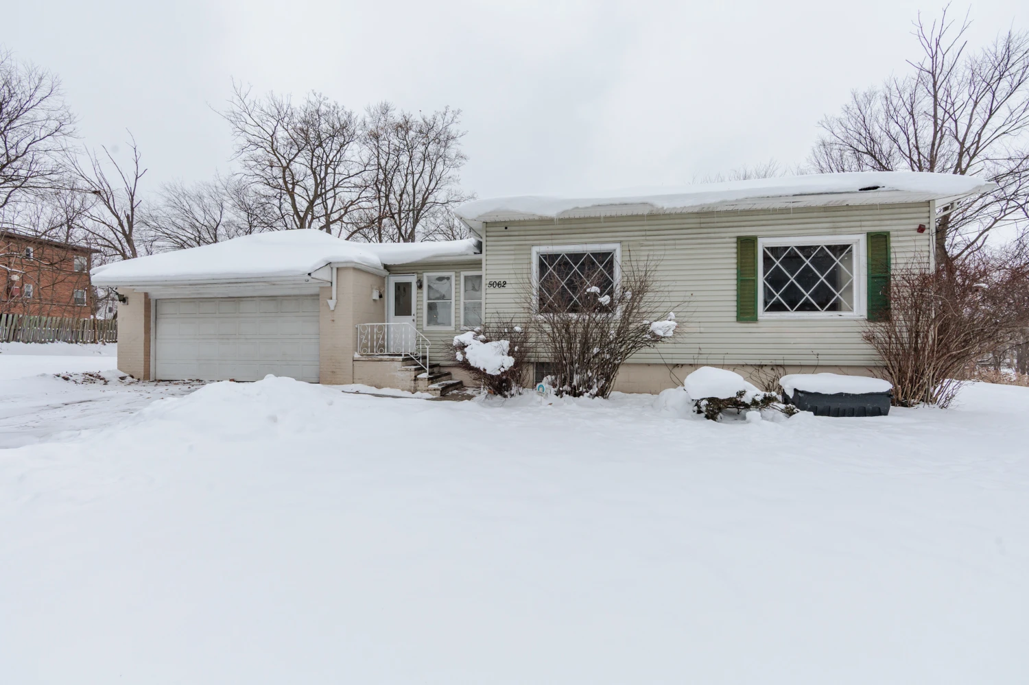 5062 Lee Rd, Maple Heights, OH for sale