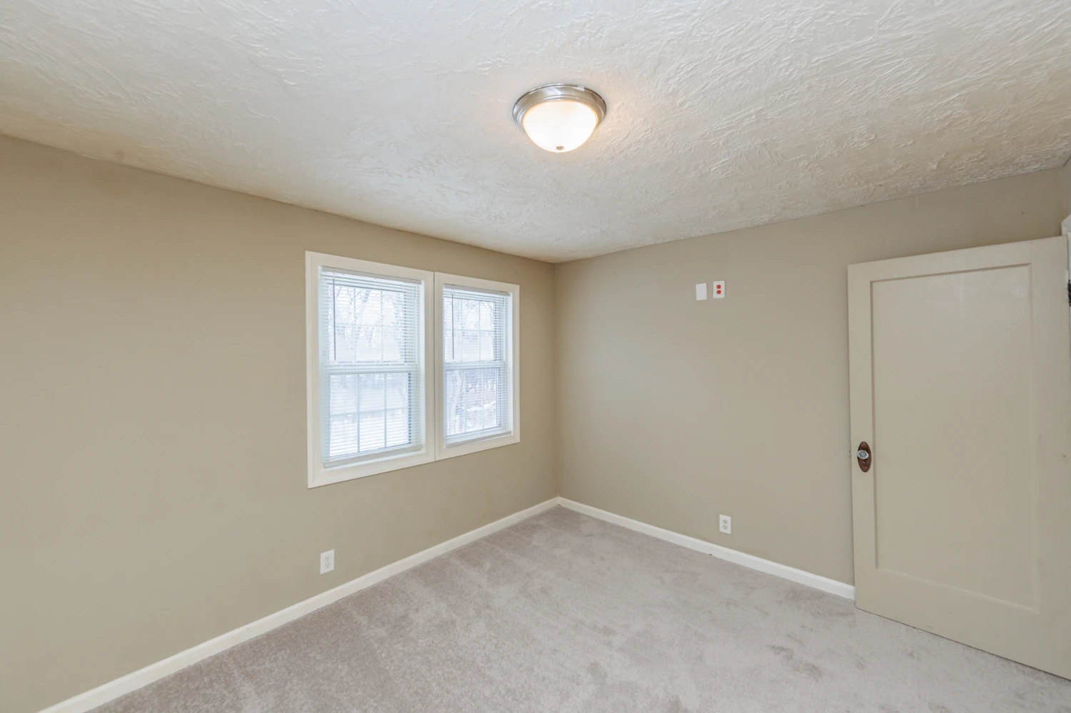 5062 Lee Rd, Maple Heights, OH for sale