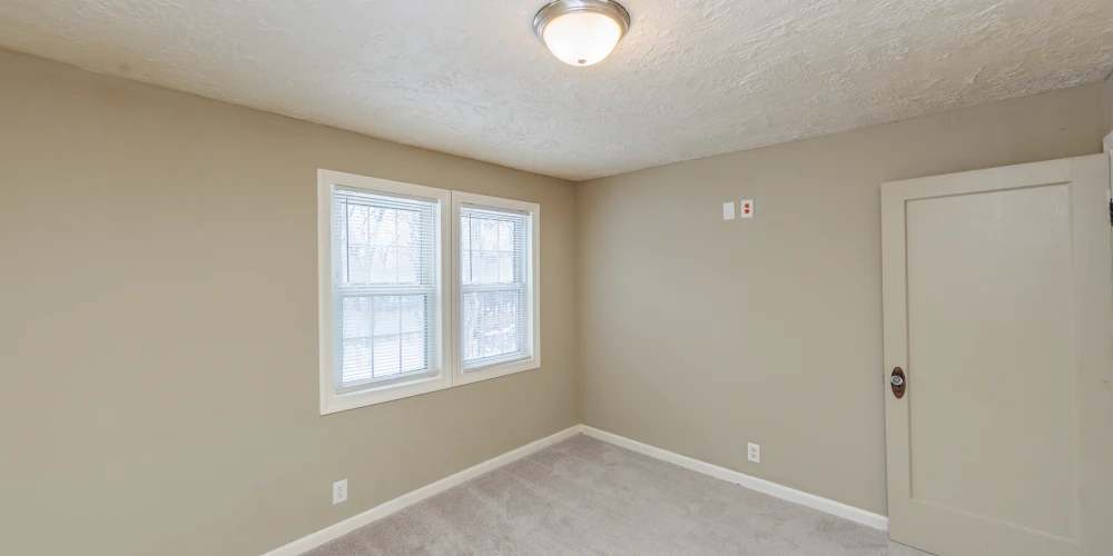 5062 Lee Rd, Maple Heights, OH for sale