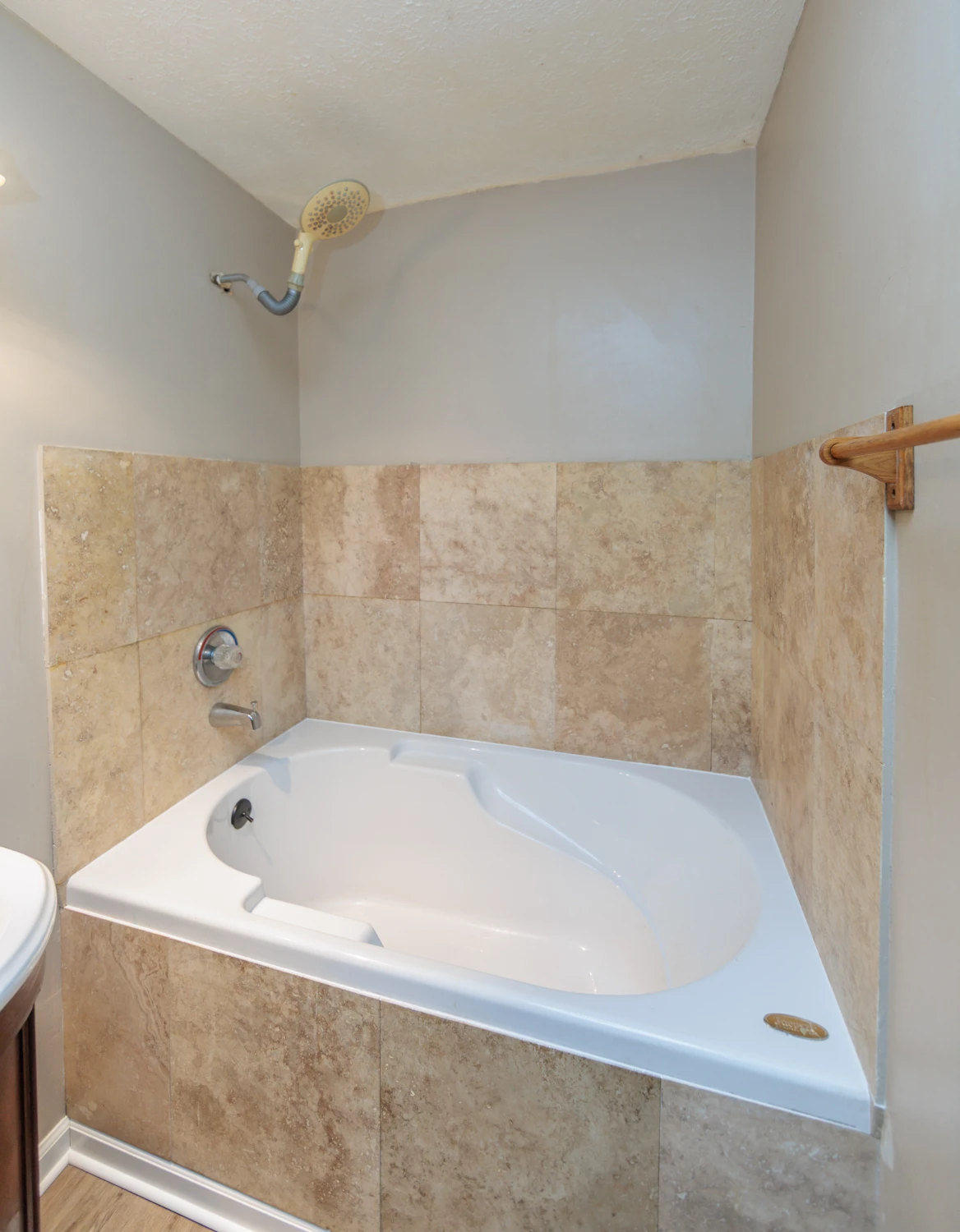 5062 Lee Rd, Maple Heights, OH for sale