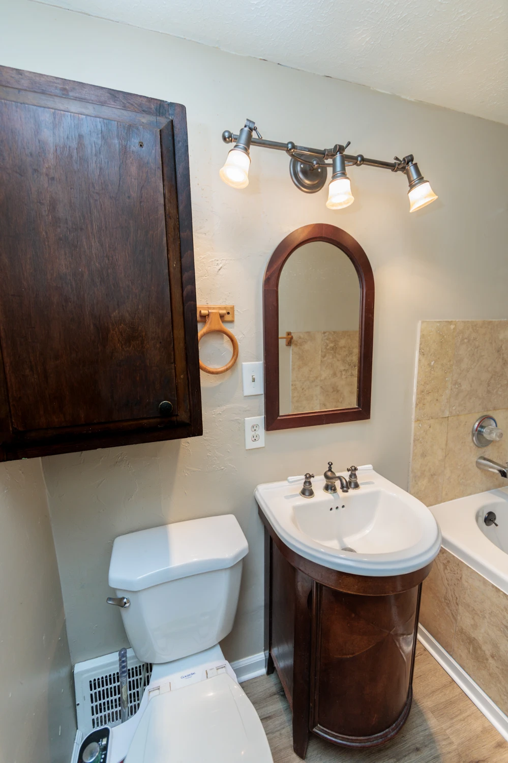 5062 Lee Rd, Maple Heights, OH for sale