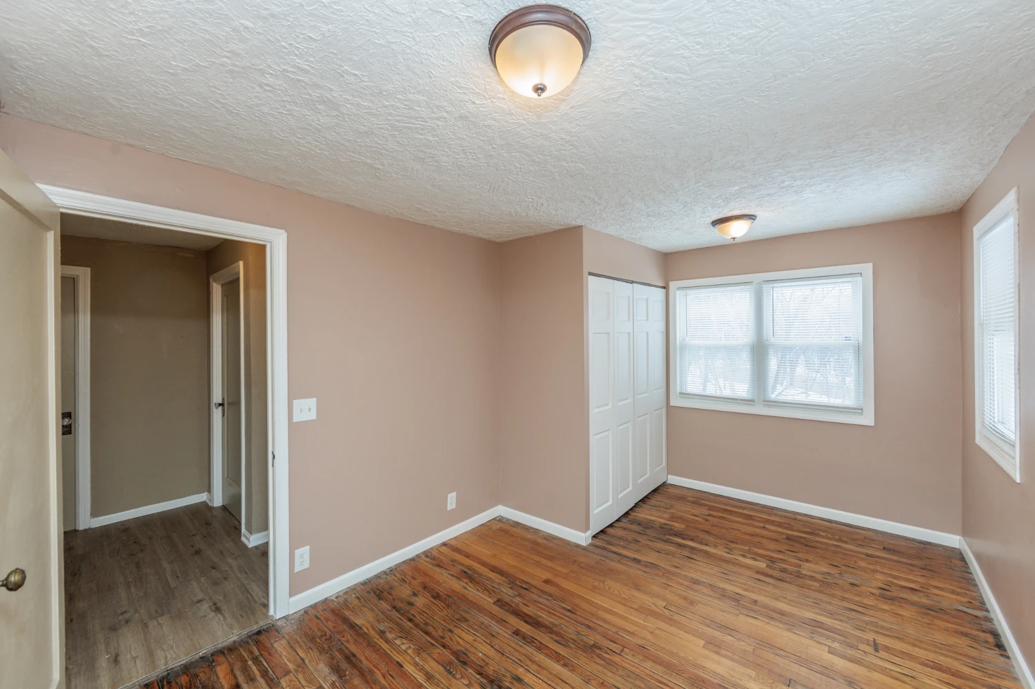 5062 Lee Rd, Maple Heights, OH for sale