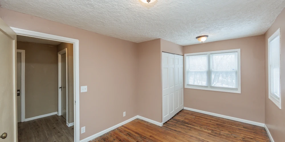 5062 Lee Rd, Maple Heights, OH for sale
