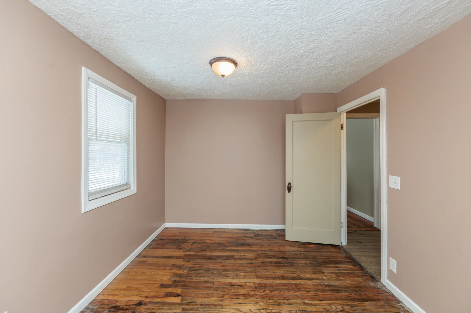 5062 Lee Rd, Maple Heights, OH for sale