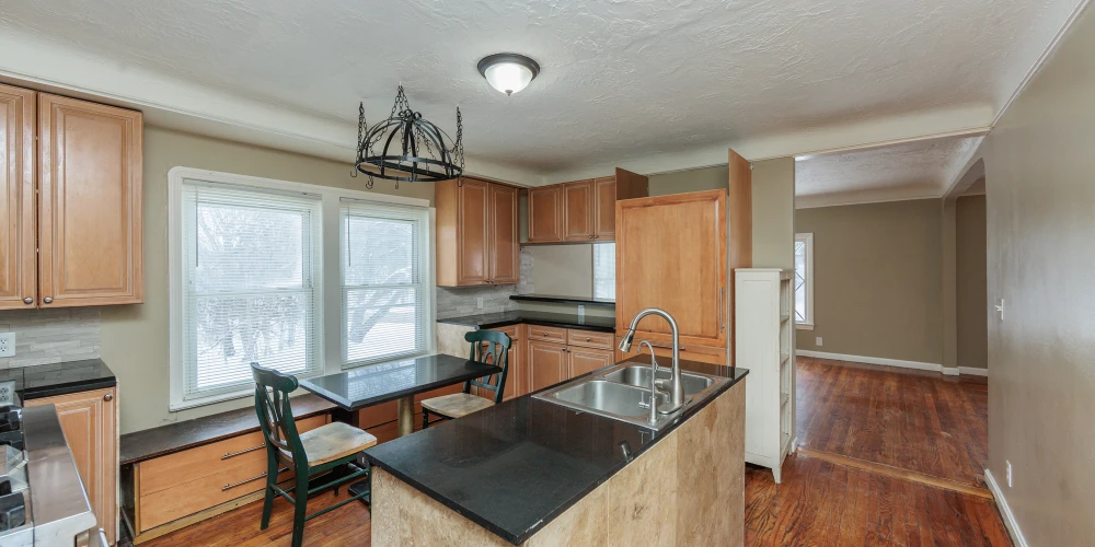 5062 Lee Rd, Maple Heights, OH for sale