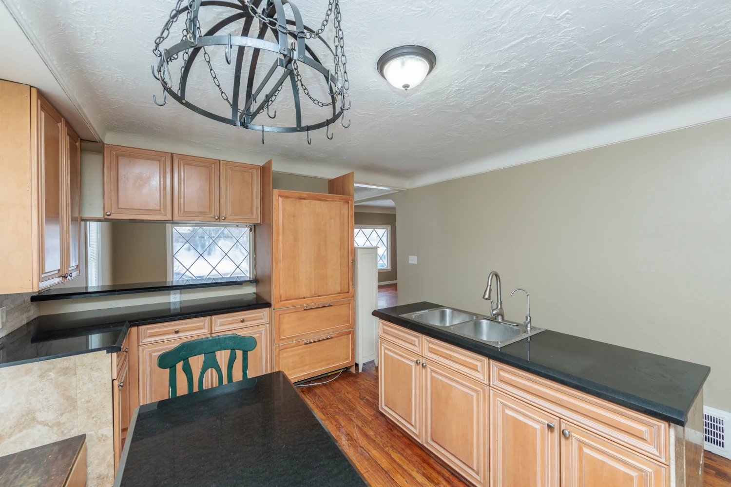 5062 Lee Rd, Maple Heights, OH for sale