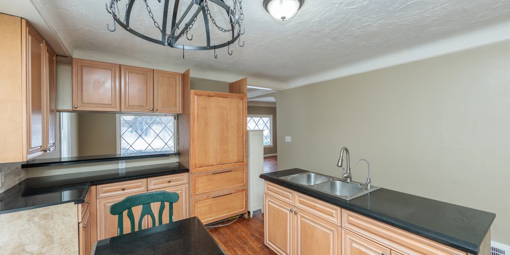 5062 Lee Rd, Maple Heights, OH for sale