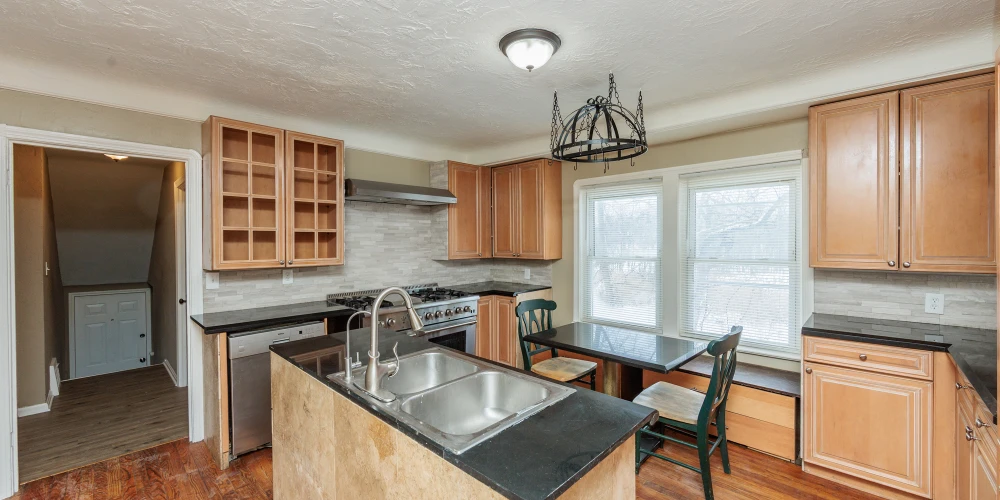 5062 Lee Rd, Maple Heights, OH for sale