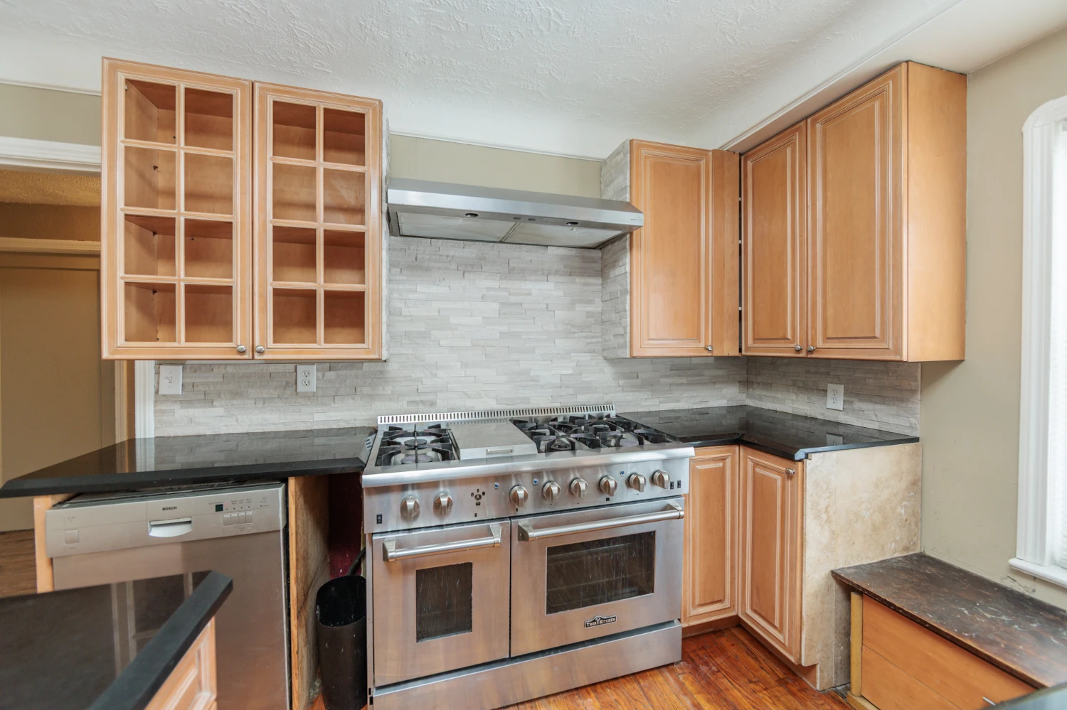 5062 Lee Rd, Maple Heights, OH for sale