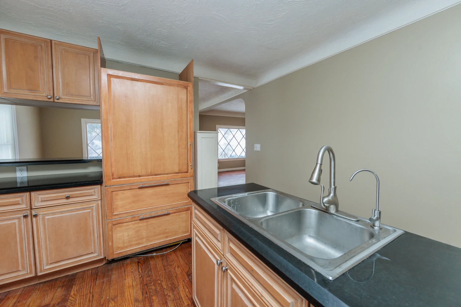 5062 Lee Rd, Maple Heights, OH for sale