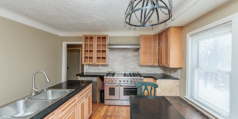 5062 Lee Rd, Maple Heights, OH for sale