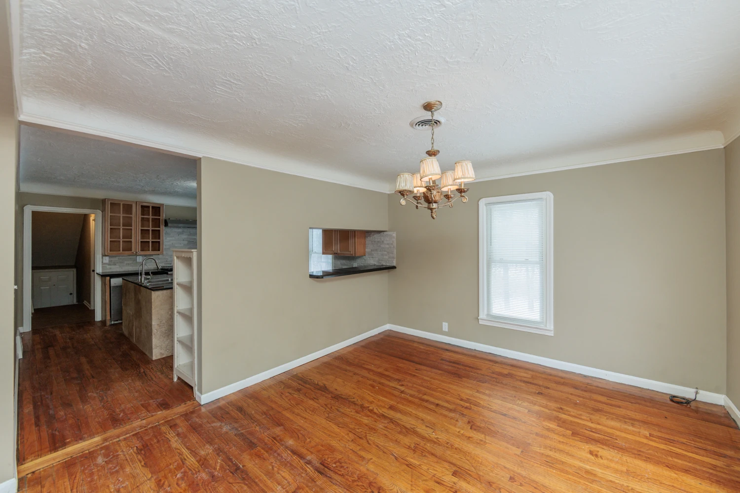 5062 Lee Rd, Maple Heights, OH for sale