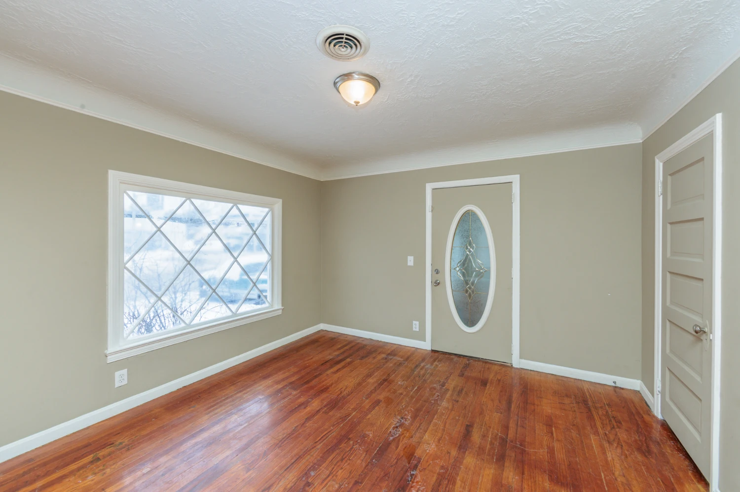 5062 Lee Rd, Maple Heights, OH for sale