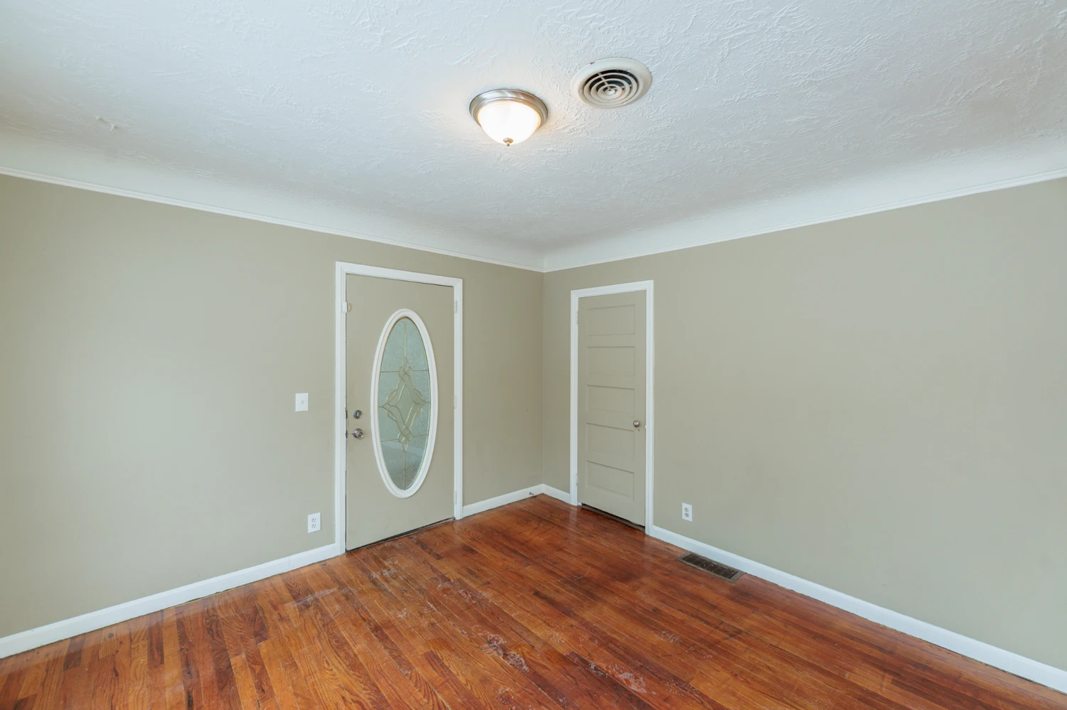 5062 Lee Rd, Maple Heights, OH for sale