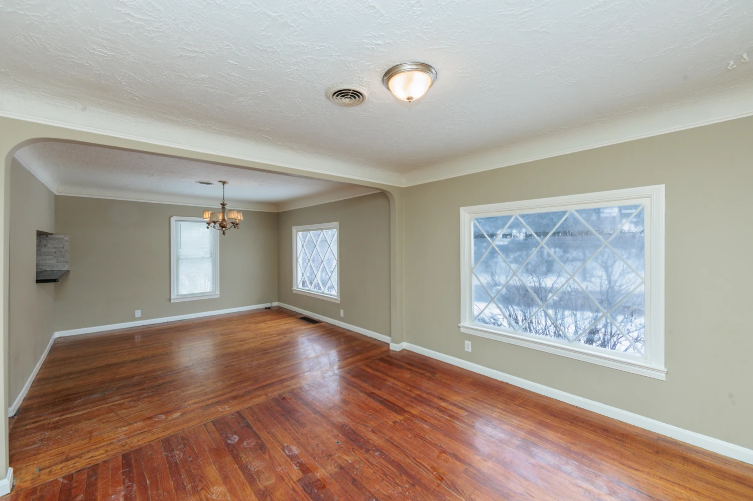 5062 Lee Rd, Maple Heights, OH for sale