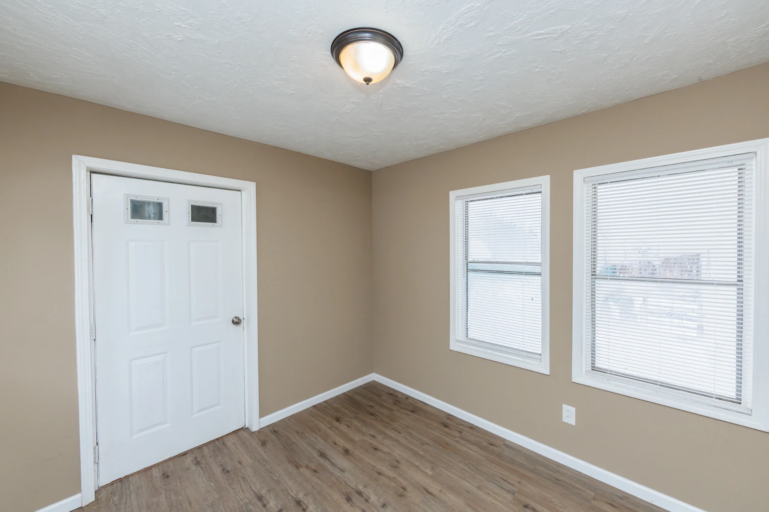 5062 Lee Rd, Maple Heights, OH for sale