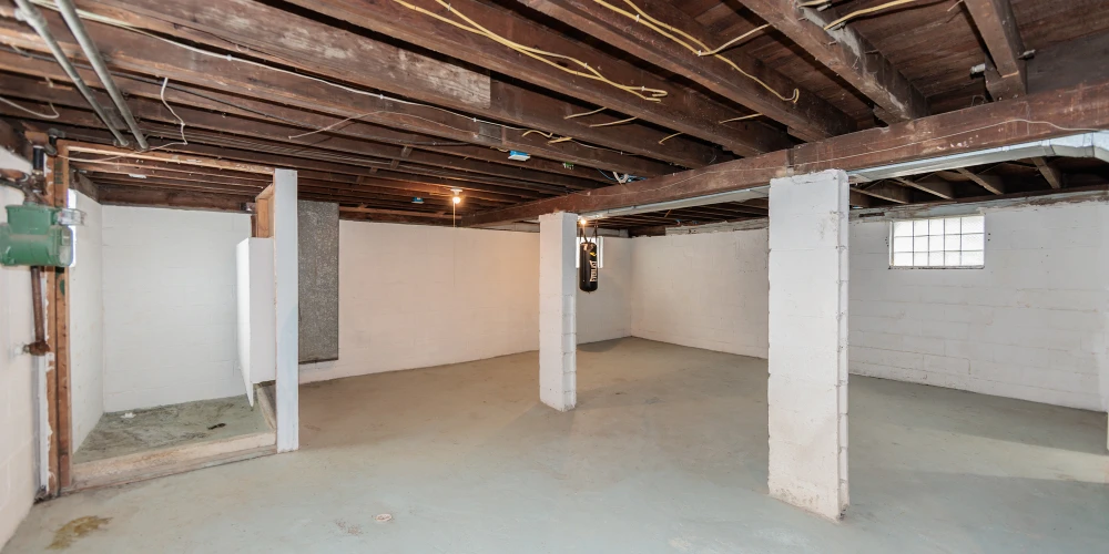 5062 Lee Rd, Maple Heights, OH for sale