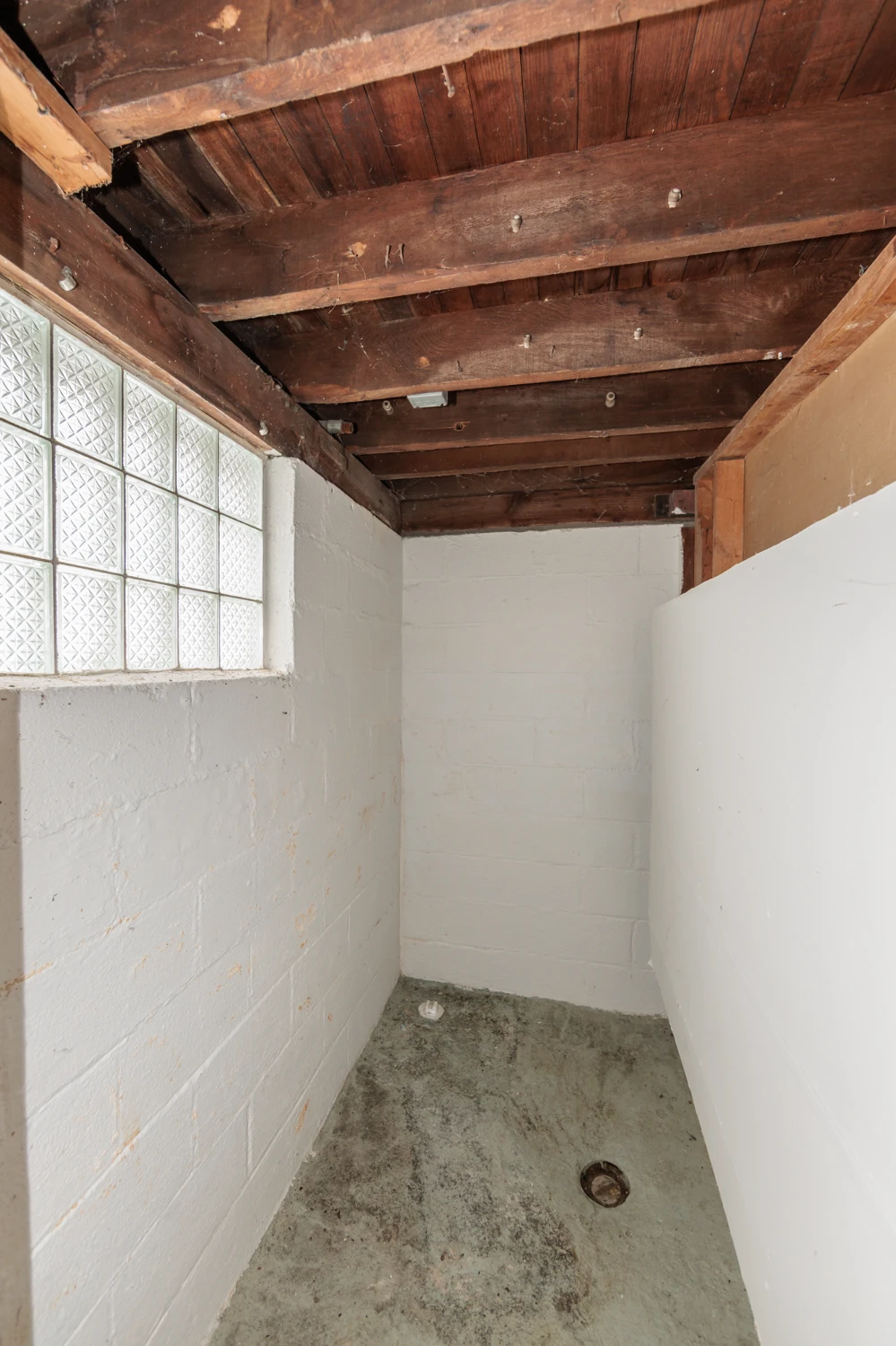 5062 Lee Rd, Maple Heights, OH for sale