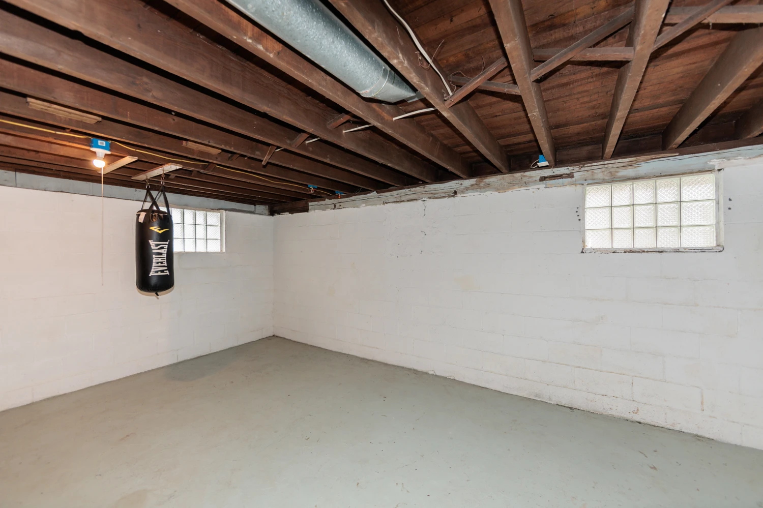 5062 Lee Rd, Maple Heights, OH for sale