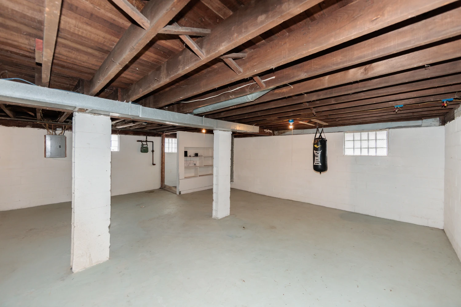 5062 Lee Rd, Maple Heights, OH for sale