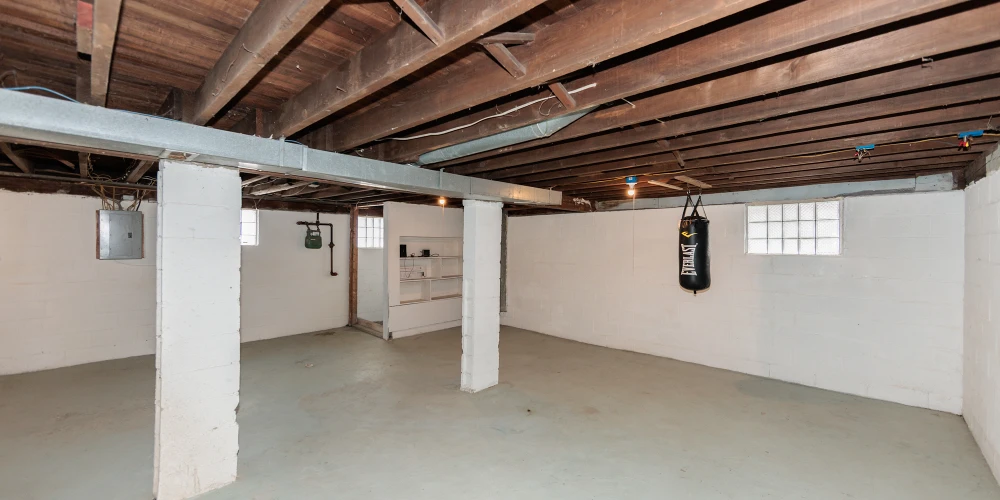 5062 Lee Rd, Maple Heights, OH for sale
