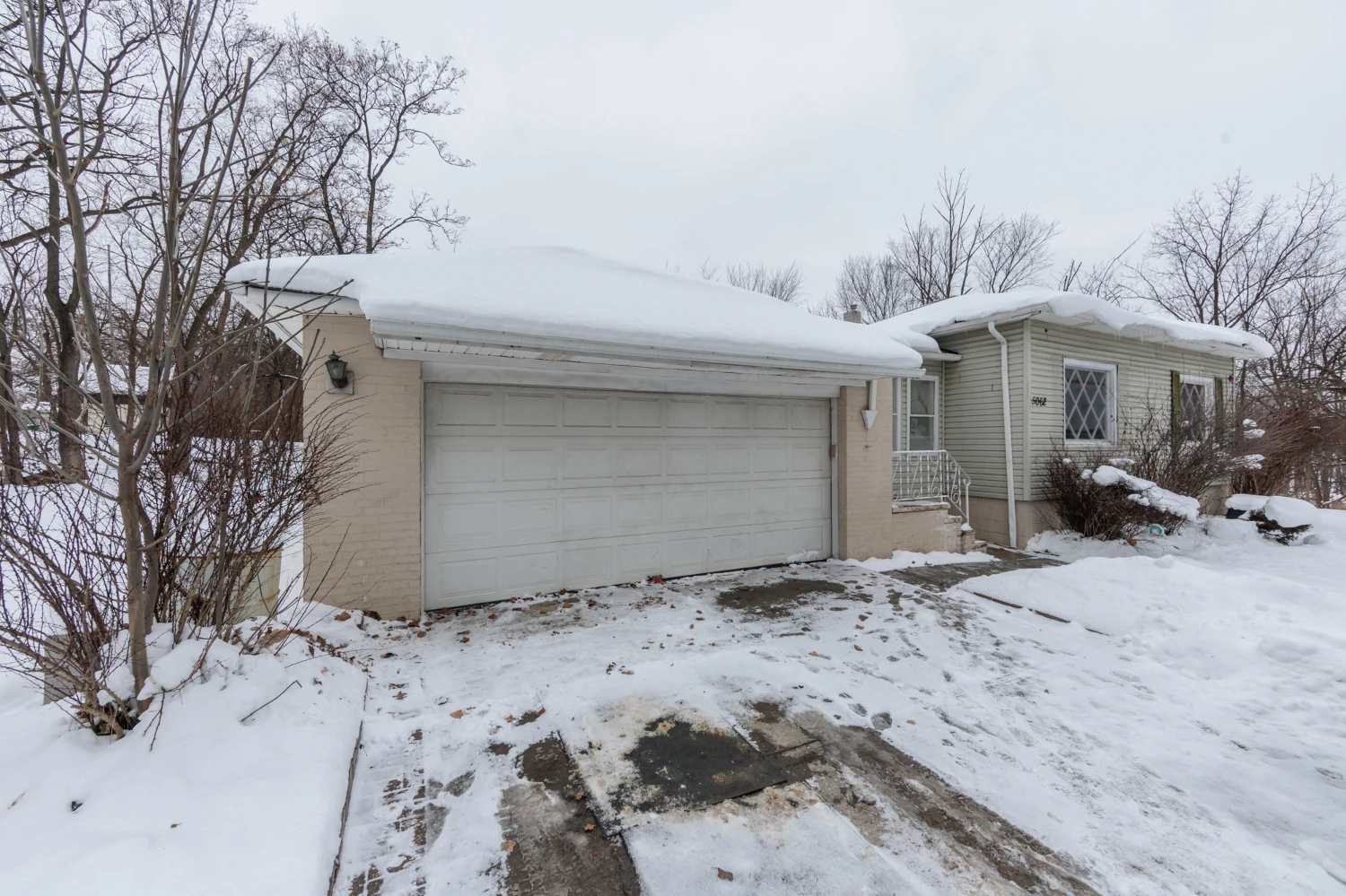5062 Lee Rd, Maple Heights, OH for sale