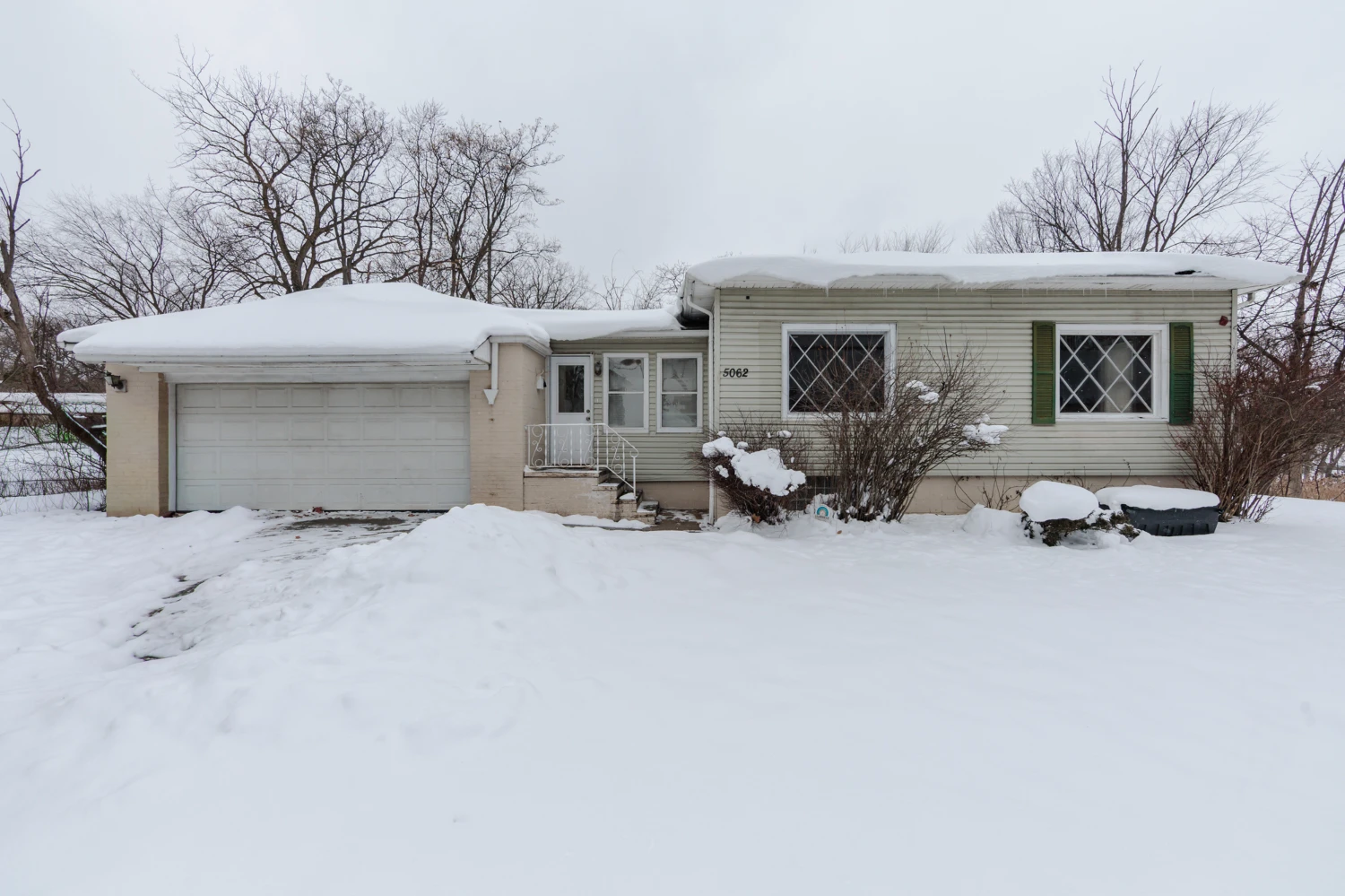 5062 Lee Rd, Maple Heights, OH for sale
