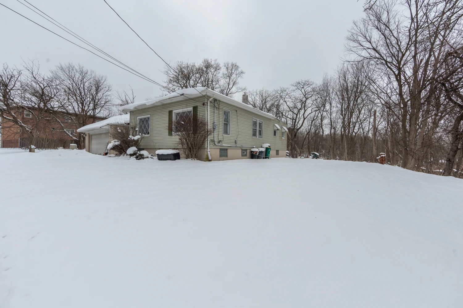 5062 Lee Rd, Maple Heights, OH for sale