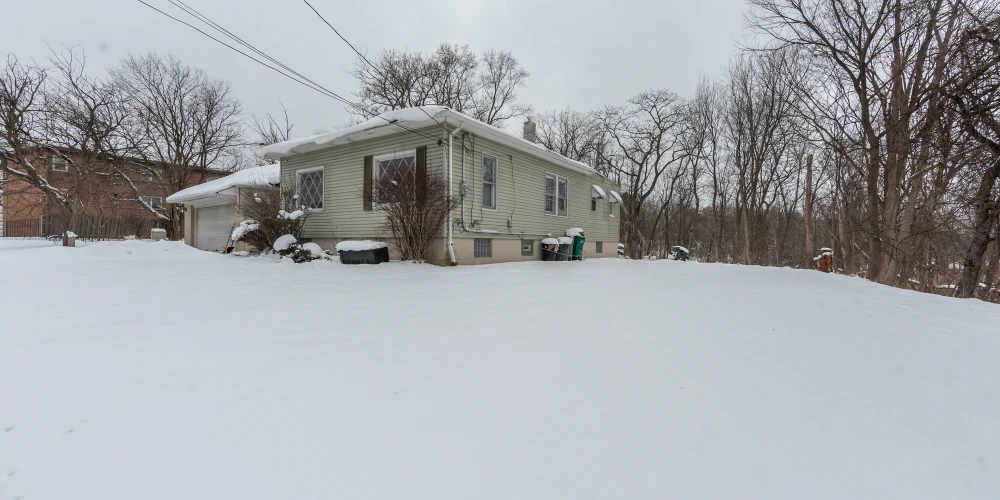 5062 Lee Rd, Maple Heights, OH for sale