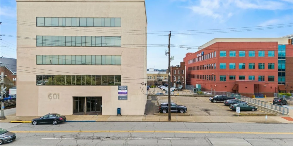 601 Avery St, Parkersburg, WV for sale