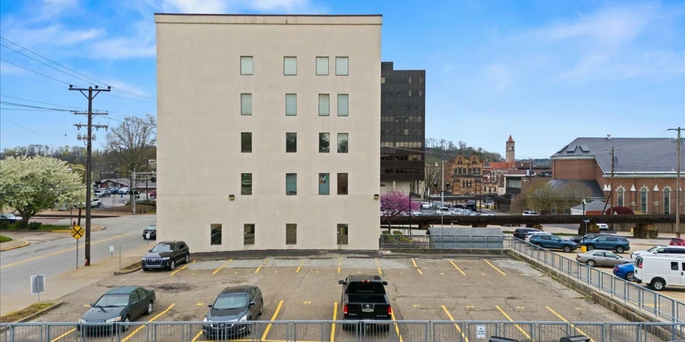 601 Avery St, Parkersburg, WV for sale