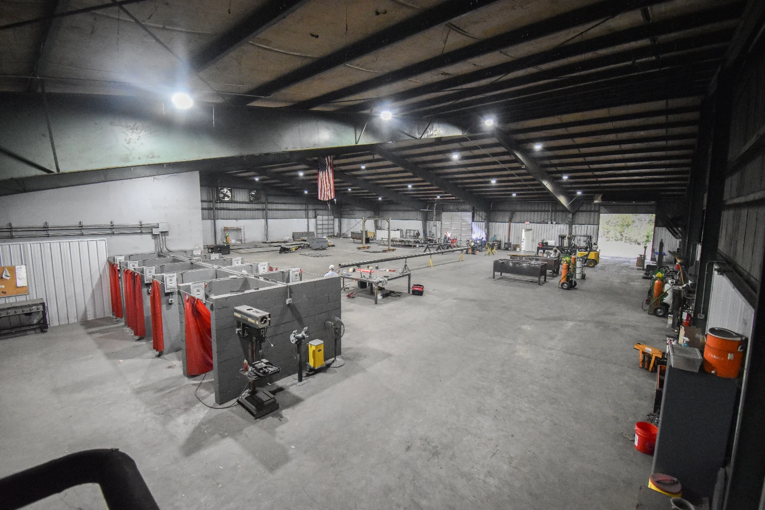 +/- 40,000 Sf Warehouse