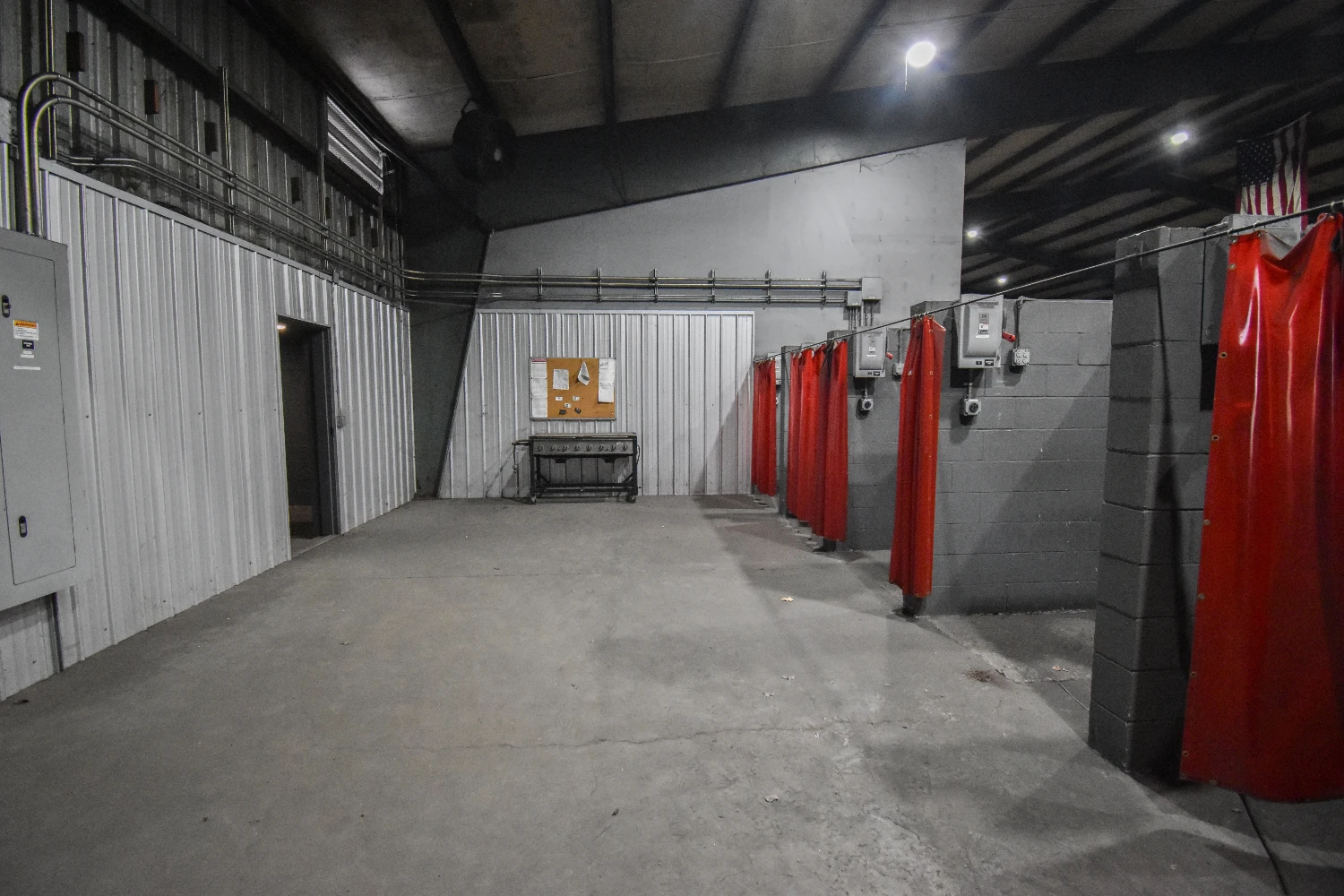 +/- 40,000 Sf Warehouse
