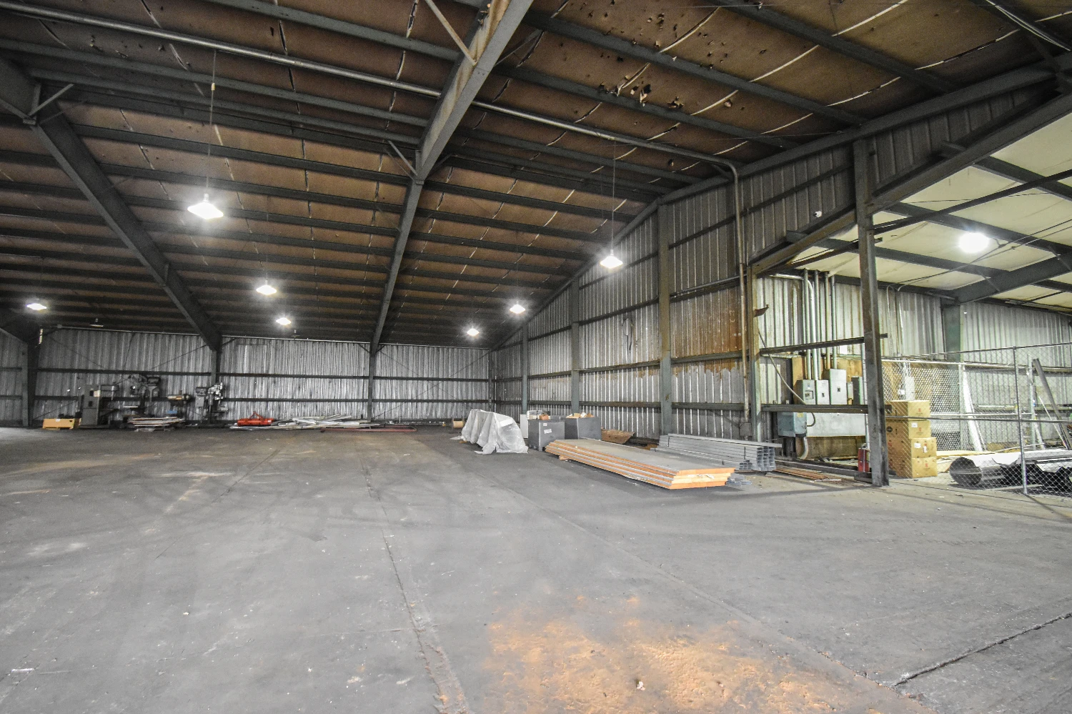 +/- 40,000 Sf Warehouse