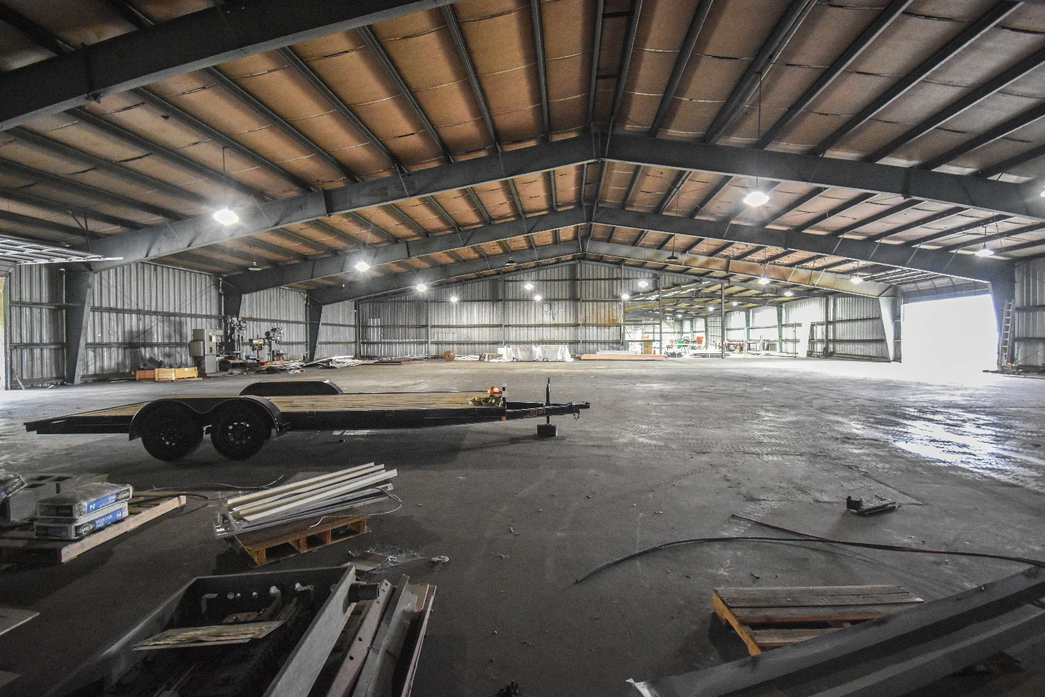 +/- 40,000 Sf Warehouse