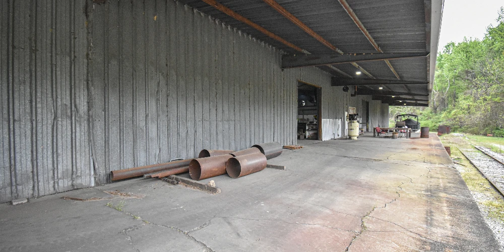 +/- 40,000 Sf Warehouse