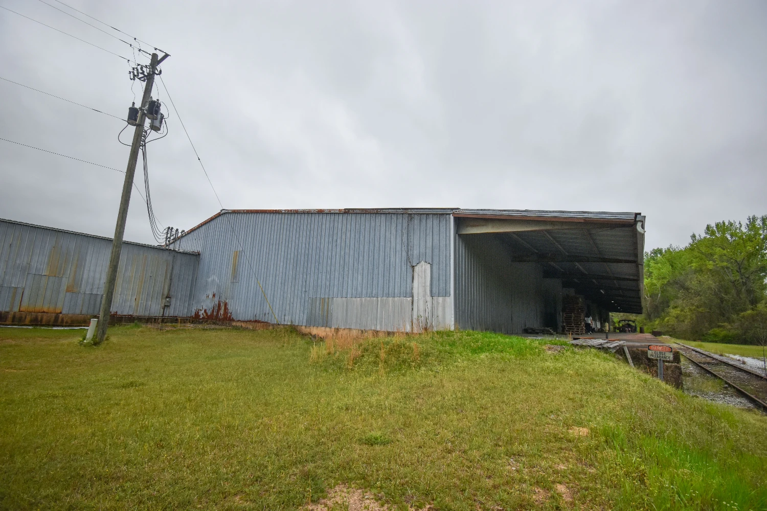 +/- 40,000 Sf Warehouse