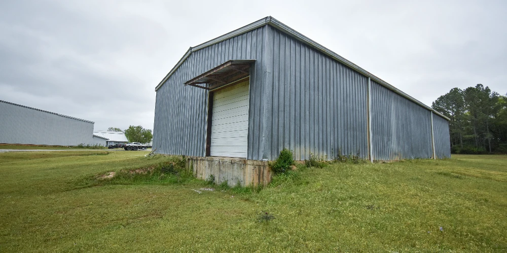 +/- 40,000 Sf Warehouse