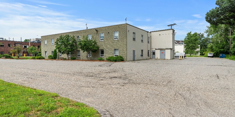 24,751 +/- SF R&D Investment Opportunity | Route 128