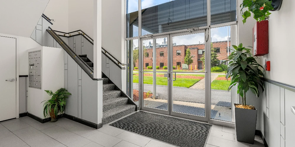 24,751 +/- SF R&D Investment Opportunity | Route 128