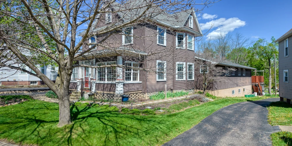 832 S Main St, North Canton, OH for sale