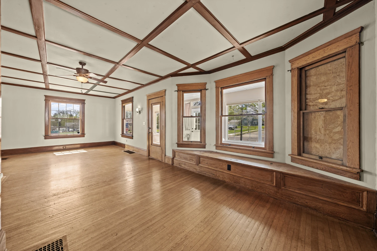 832 S Main St, North Canton, OH for sale